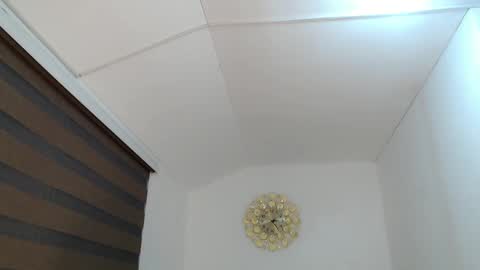 Snapshot of laura_leighxx chatting on 01/12/25, 03:25 Laura leighxx online show from 01/12/25, 03:25