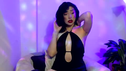 laura_pink01 online show from 02/10/25, 12:08