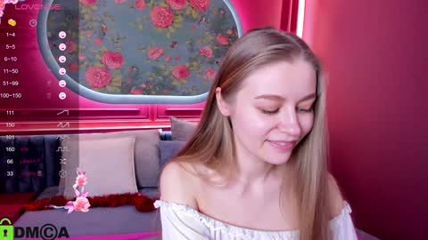 Snapshot of laura_pudd chatting on 12/30/24, 04:19 Laura online show from 12/30/24, 04:19