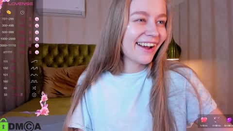 Snapshot of laura_pudd chatting on 01/01/25, 04:50 Laura online show from 01/01/25, 04:50