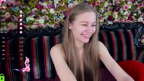 Snapshot of laura_pudd chatting on 01/23/25, 12:30 Laura online show from 01/23/25, 12:30