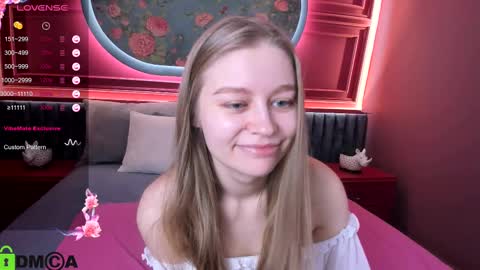 Snapshot of laura_pudd chatting on 03/06/25, 05:43 Laura online show from 03/06/25, 05:43