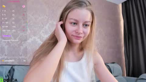 Snapshot of laura_pudd chatting on 10/03/25, 08:33 Laura online show from 10/03/25, 08:33