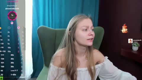 Snapshot of laura_pudd chatting on 02/11/26, 09:58 Laura online show from 02/11/26, 09:58