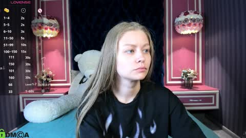 Snapshot of laura_pudd chatting on 04/10/26, 03:06 Laura online show from 04/10/26, 03:06