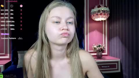 Snapshot of laura_pudd chatting on 06/07/26, 09:57 Laura online show from 06/07/26, 09:57