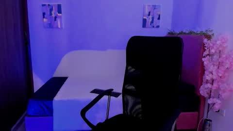 Laura Rose online show from 11/03/25, 05:25