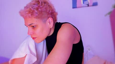 Laura Rose online show from 12/21/25, 04:30