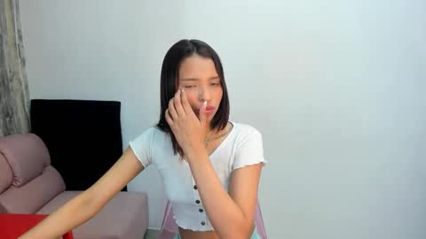 Snapshot of laura_serena chatting on 01/19/26, 11:03 laura_serena online show from 01/19/26, 11:03