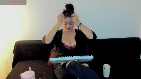 Snapshot of laura_sinner chatting on 02/19/26, 08:16 Laura online show from 02/19/26, 08:16