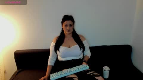 Snapshot of laura_sinner chatting on 03/26/26, 07:52 Laura online show from 03/26/26, 07:52