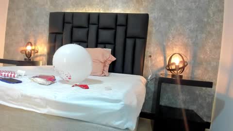 laura online show from 02/14/25, 02:33