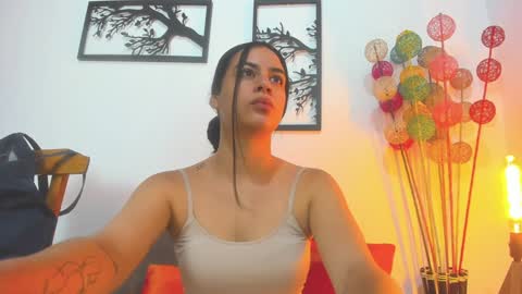 LAURA SOE online show from 01/16/25, 01:04