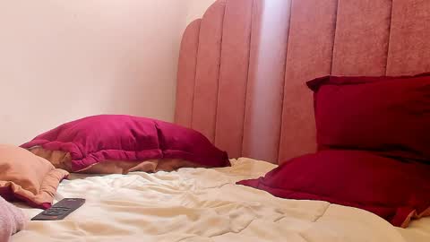 Snapshot of laura_soe chatting on 03/31/26, 08:20 LAURA SOE online show from 03/31/26, 08:20