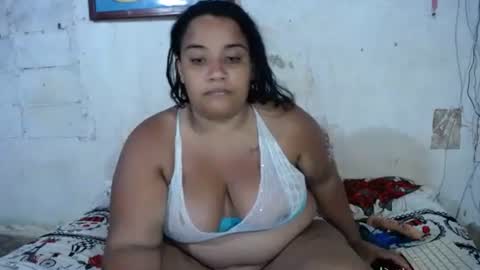 Snapshot of laura_sofia23 chatting on 04/19/26, 06:10 laura_sofia23 online show from 04/19/26, 06:10
