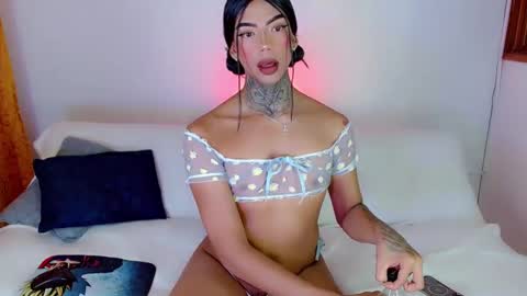 Laura online show from 03/04/25, 04:17