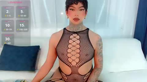 Laura online show from 06/21/26, 06:16