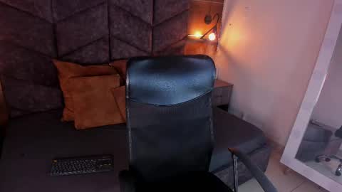 lauraagomezz__ online show from 02/03/25, 07:52