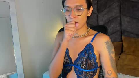 lauraagomezz__ online show from 02/07/25, 01:47