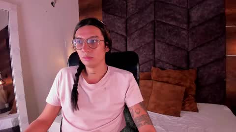 lauraagomezz__ online show from 02/09/25, 03:23