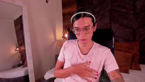 lauraagomezz__ online show from 02/09/25, 06:26