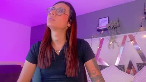 lauraagomezz__ online show from 10/02/25, 07:43