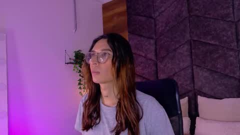 lauraagomezz__ online show from 10/13/25, 01:49