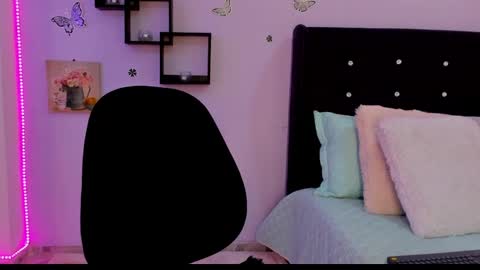 Laura Blue online show from 01/25/25, 12:17