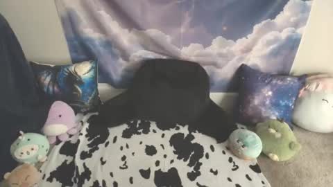 Snapshot of laurachan chatting on 03/09/26, 01:20 LauraChan online show from 03/09/26, 01:20