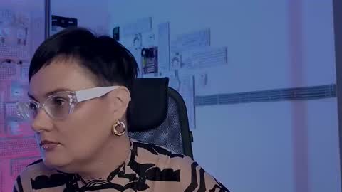 Snapshot of lauradavidsons chatting on 11/12/25, 06:41 lauradavidsons online show from 11/12/25, 06:41