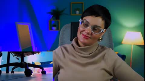 Snapshot of lauradavidsons chatting on 11/30/25, 04:11 lauradavidsons online show from 11/30/25, 04:11