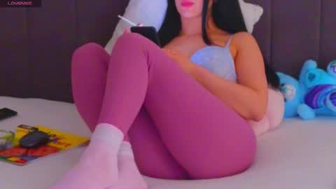 Snapshot of lauradelight chatting on 03/16/26, 08:18 NatalieDelight online show from 03/16/26, 08:18