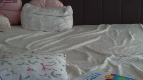 Snapshot of lauradelight chatting on 04/23/26, 12:29 NatalieDelight online show from 04/23/26, 12:29