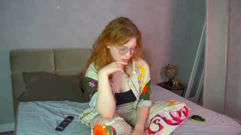 Laura online show from 04/15/26, 04:36