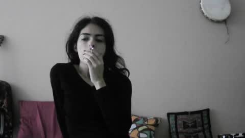 Laura online show from 05/17/26, 06:37