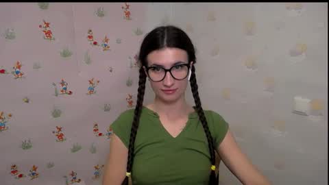 Laura online show from 10/25/25, 07:38