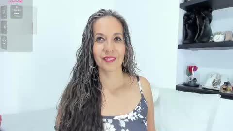 Snapshot of laurafarrely chatting on 07/16/26, 01:55 Laura online show from 07/16/26, 01:55