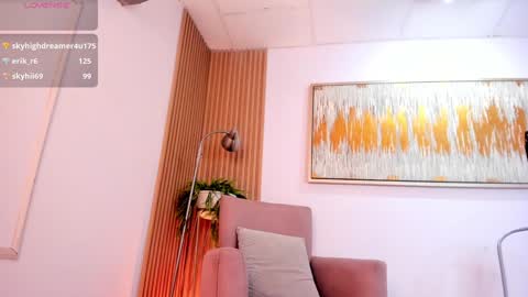 Lau online show from 01/08/25, 01:42