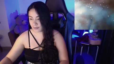 laura online show from 03/01/25, 01:22