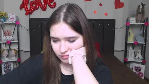 LauraHlot online show from 02/18/25, 01:21