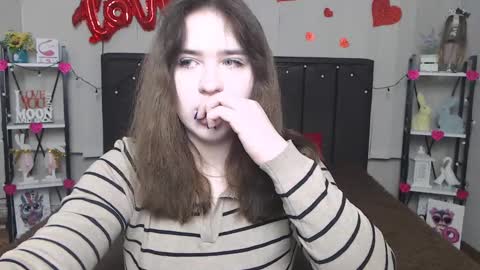 LauraHlot online show from 02/19/25, 06:10