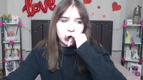 LauraHlot online show from 02/24/25, 12:30