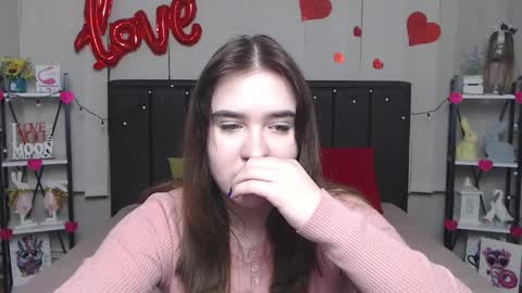 LauraHlot online show from 03/04/25, 12:50