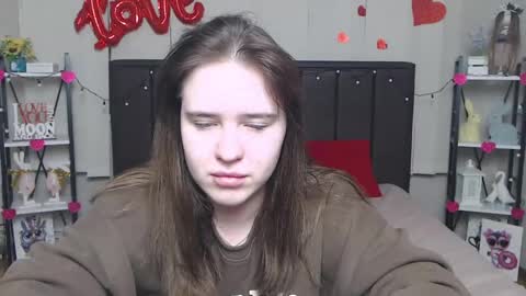 LauraHlot online show from 03/11/25, 01:37