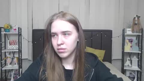 LauraHlot online show from 09/20/25, 06:03