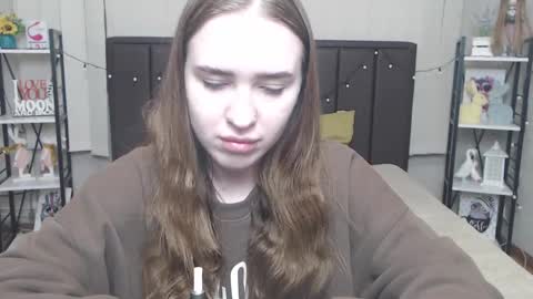 LauraHlot online show from 10/01/25, 05:30