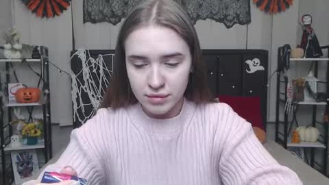 LauraHlot online show from 11/01/25, 06:59