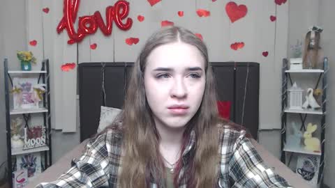 LauraHlot online show from 03/11/26, 06:47