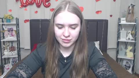 Snapshot of laurahlot chatting on 05/16/26, 05:45 LauraHlot online show from 05/16/26, 05:45