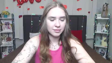 Snapshot of laurahlot chatting on 05/26/26, 06:42 LauraHlot online show from 05/26/26, 06:42